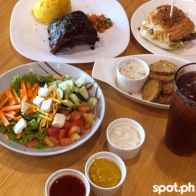 Big Mike's Chicago Style — ribs and salad spread